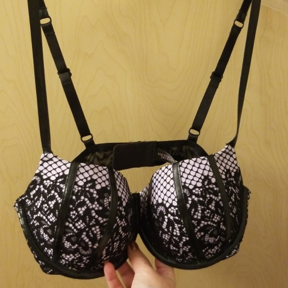 Victorias Secret Very Sexy Balconet Bra 36C